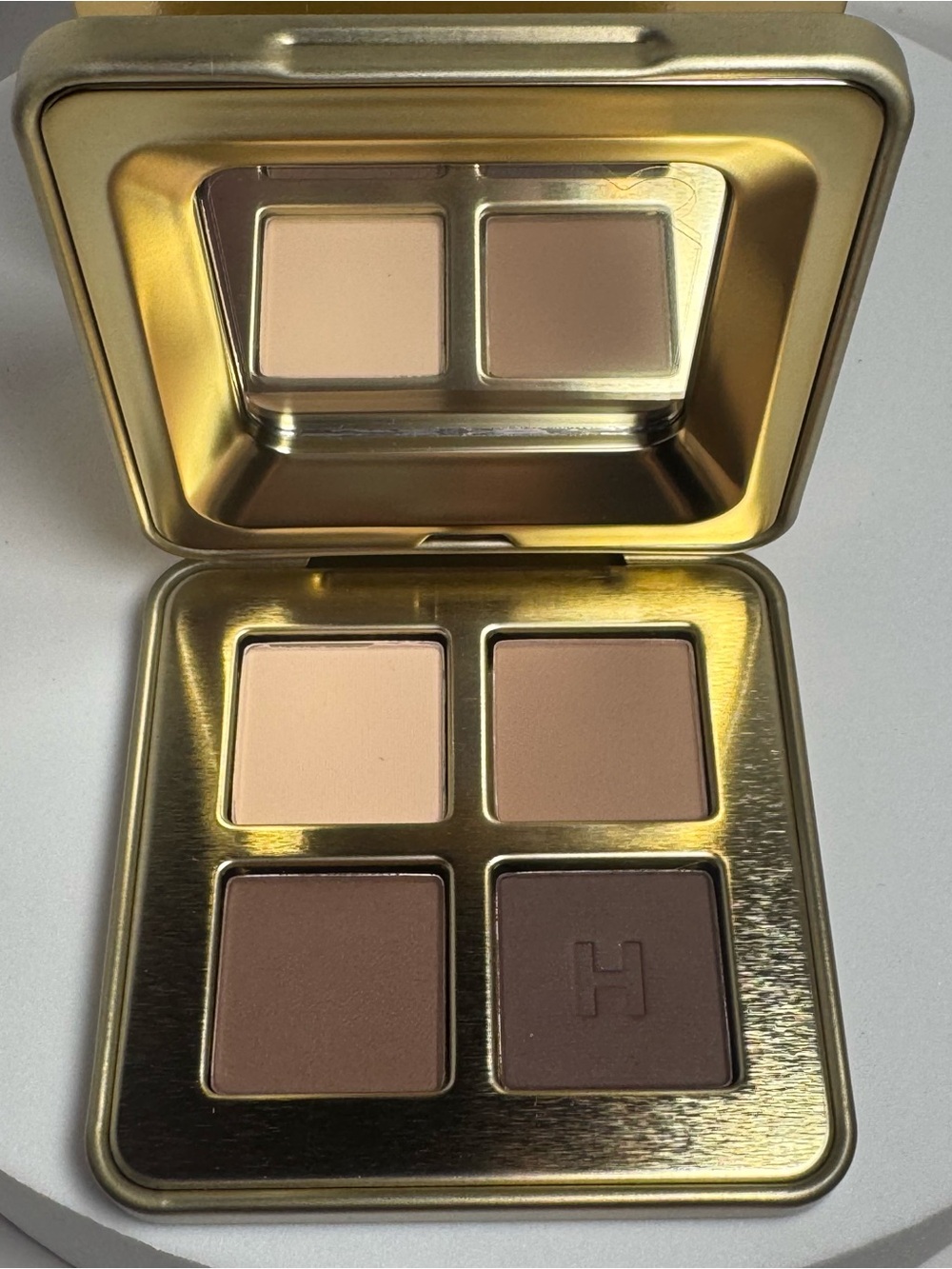 Hourglass minimalist curator Matte Eyeshadow Quad - Warm Brown & Cream Shades